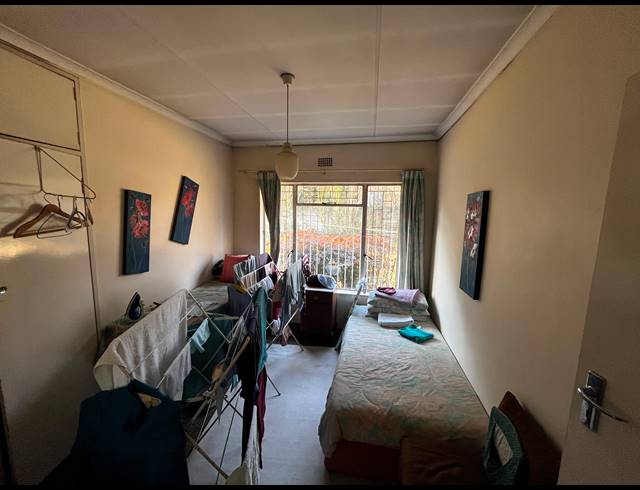 3 BEDROOM HOUSE FOR SALE IN DERSLEY